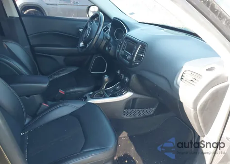 2018 Jeep Compass Latitude 4X4 z USA, uszkodzony, nr VIN 3C4NJDBB2JT283644